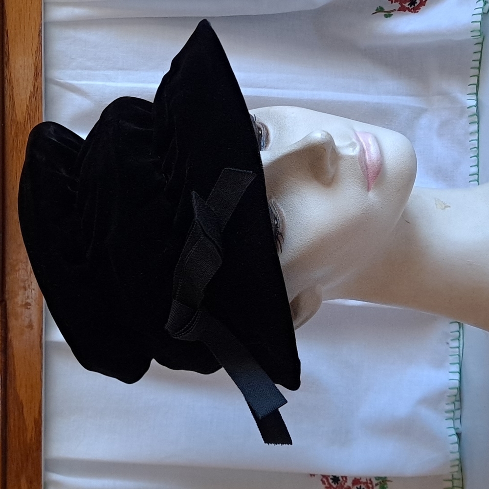Vintage Black Velvet Hat